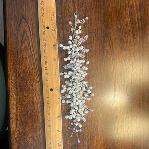 Elegant Pearl and Crystal Hair Accessory